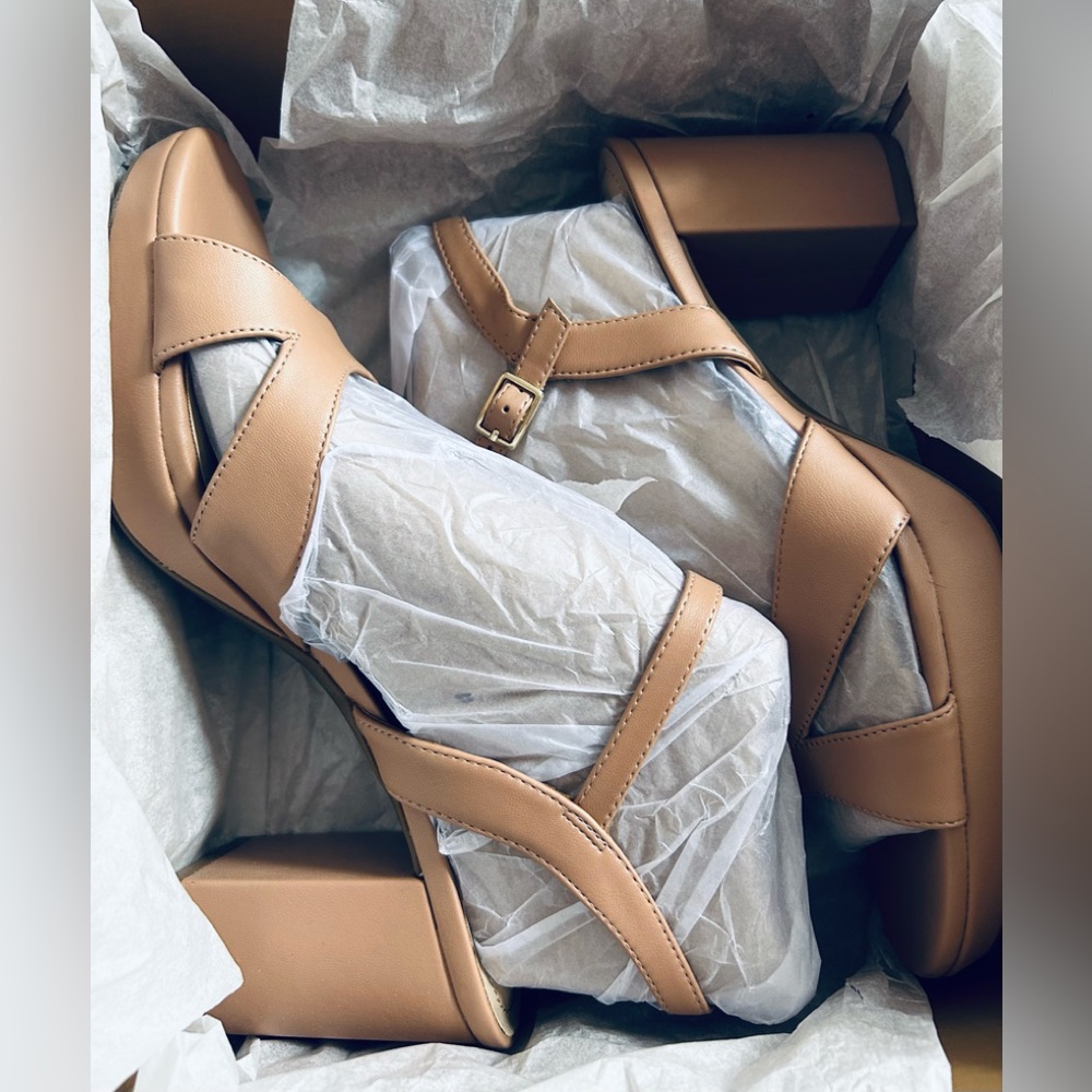 LifeStride Last Dance 4 Ankle Strap Tan Block Heels Women's Size 9.5W New in Box - Picture 2 of 6
